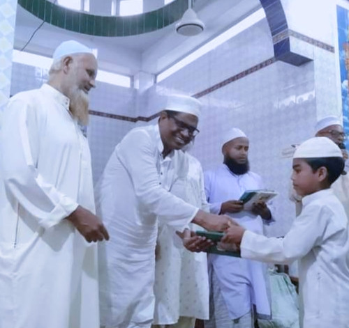 চামারী ইউনিয়নের প্রতিটি ওয়ার্ডে ঈফতার মাহফিলে অংশগ্রহণ করছেন - রবিউল করিম রবি