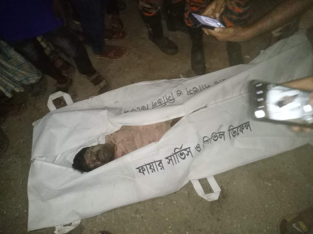 বাস-ট্রাকের মুখোমুখি সংঘর্ষে চালক নিহত