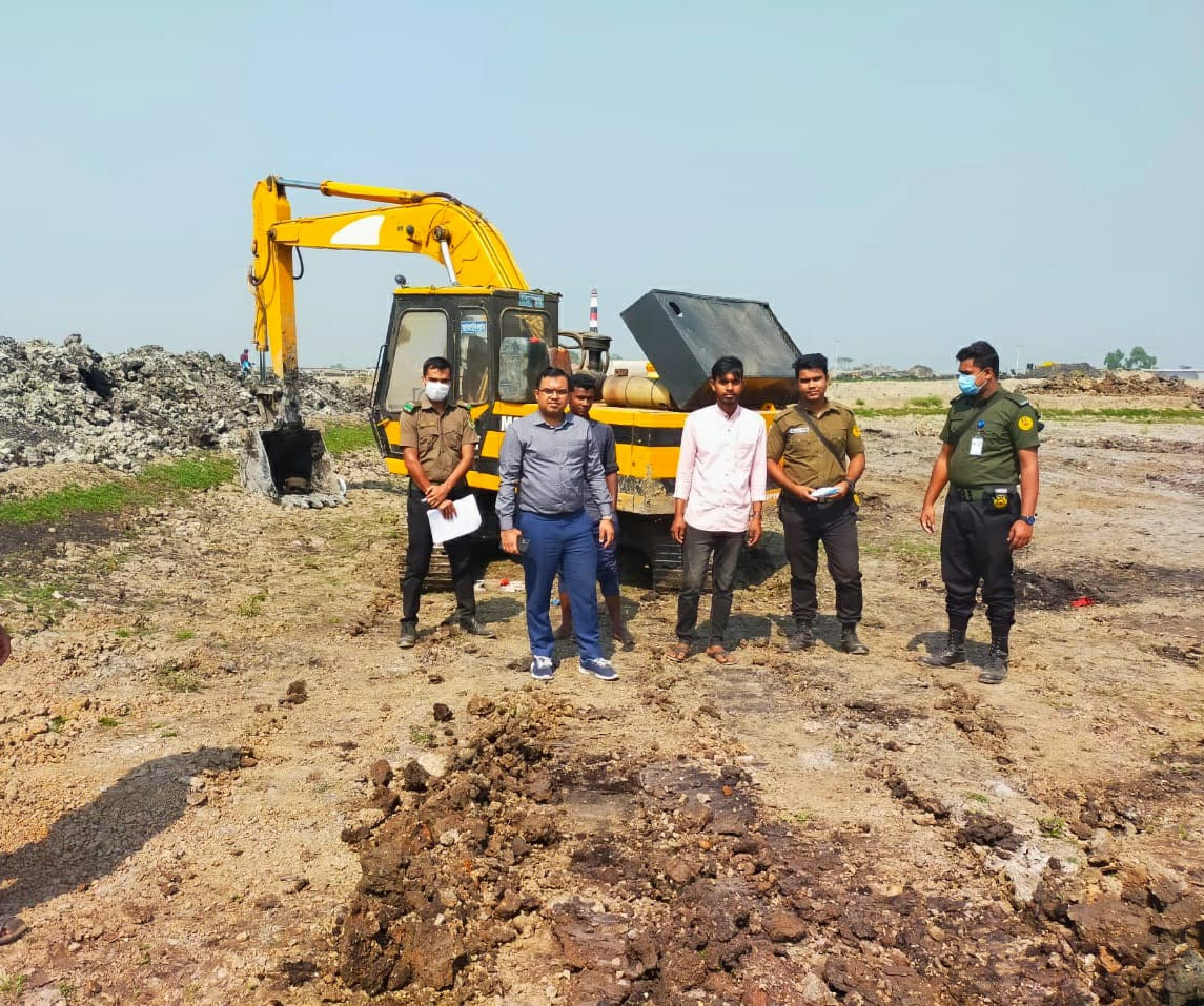 মাধবপুরে অবৈধভাবে ফসলি জমির মাটি উত্তোলনের দায়ে লক্ষ টাকা জরিমানা -- ভ্রাম্যমাণ আদালত