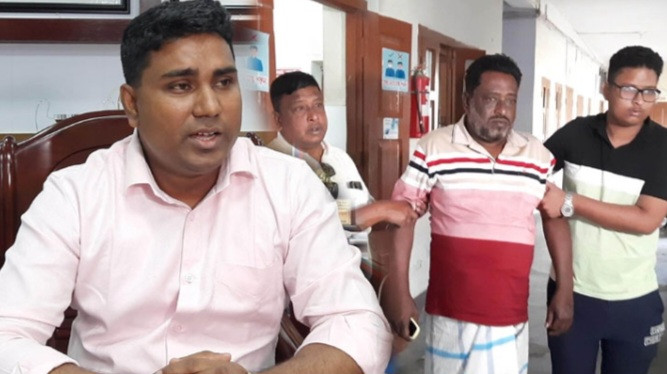 বাগেরহাটে উপজেলা ভাইস চেয়ারম্যানকে থাপড়ানোর অভিযোগ ইউএনও’র বিরুদ্ধে