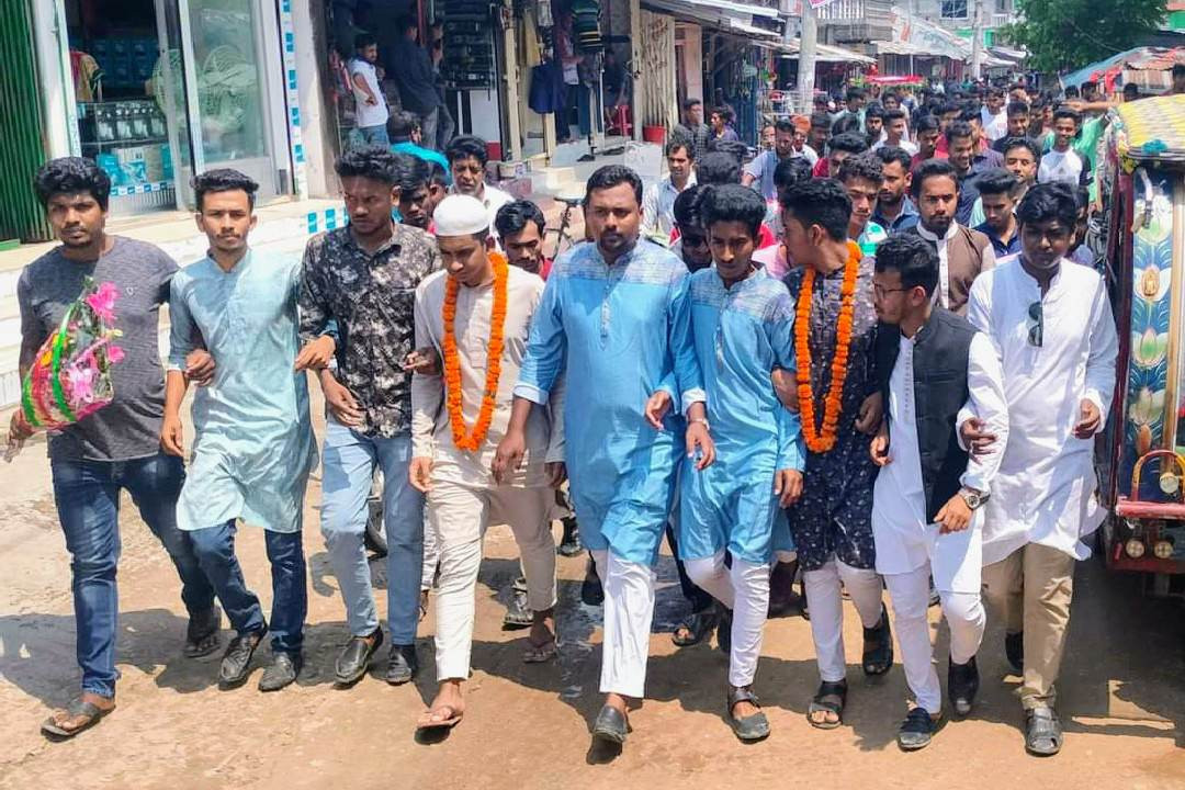 রাঙ্গাবালী'তে ছাত্রলীগের নব-কমিটির আনন্দ শোভাযাত্রা