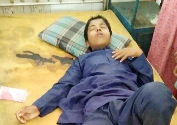 শ্রমিকদের দায়িত্বের অবহেলায় মাদ্রাসা ছাত্রের অবস্থা আশঙ্কাজনক