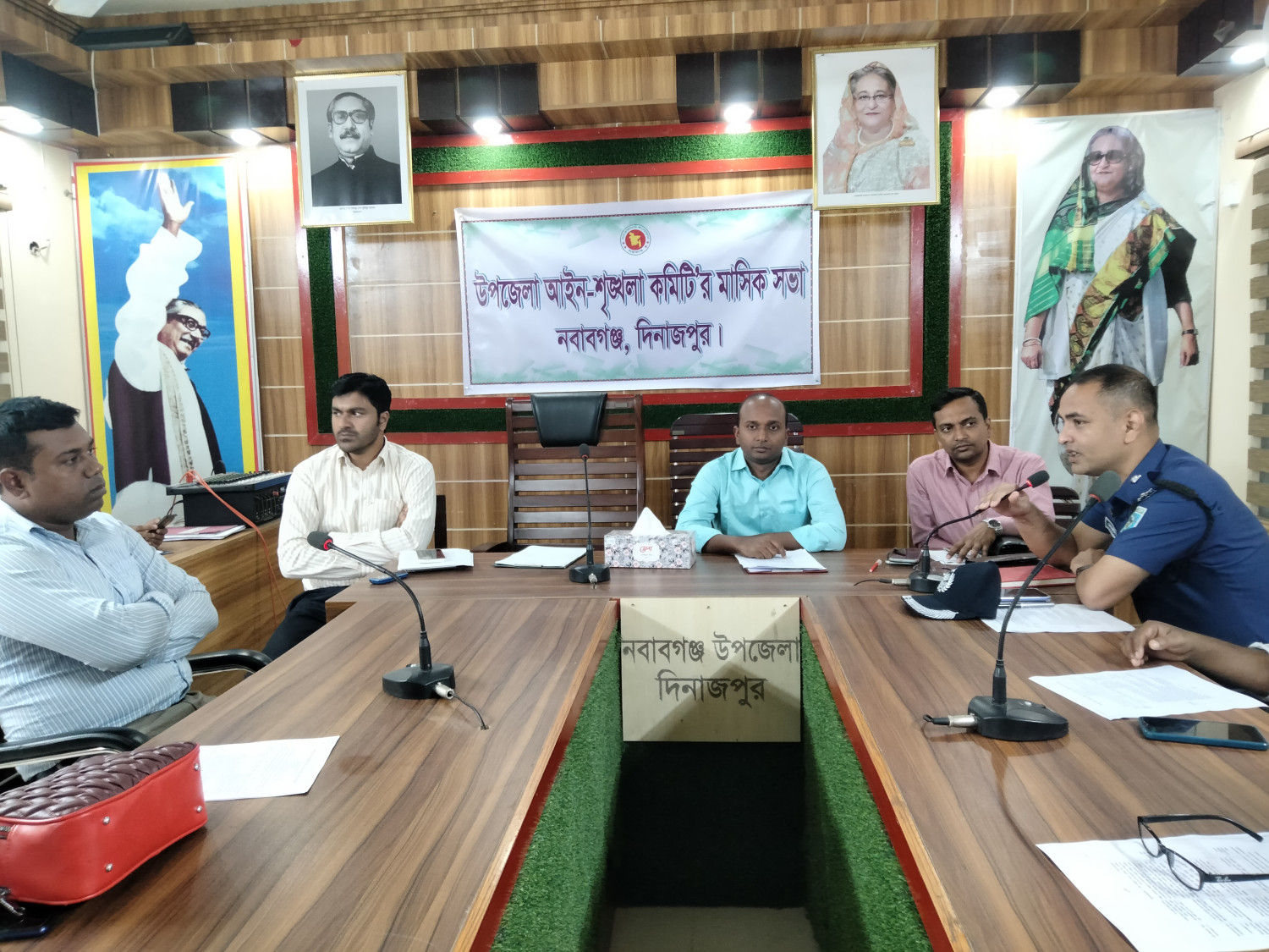 নবাবগঞ্জ উপজেলা আইন-শৃঙ্খলা কমিটির মাসিক সভা অনুষ্ঠিত